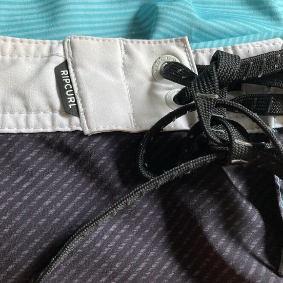 RIP CURL Standard Mirage Setters Boardshorts Striped Shorts Trunks Mens Small - Picture 12 of 13